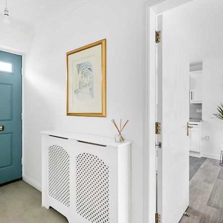 Luxurious 3 Bed House With Free Parking, Close To The Train Station & Town Braintree Eksteriør bilde