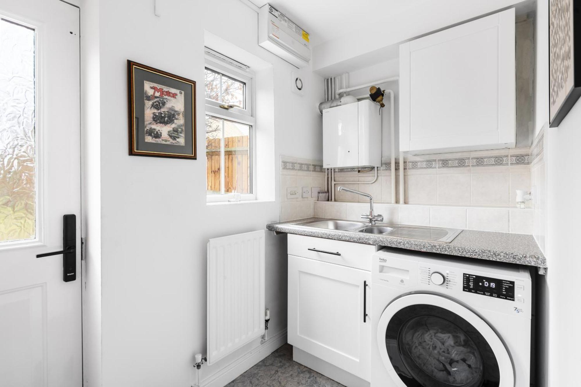 Luxurious 3 Bed House With Free Parking, Close To The Train Station & Town Braintree Eksteriør bilde