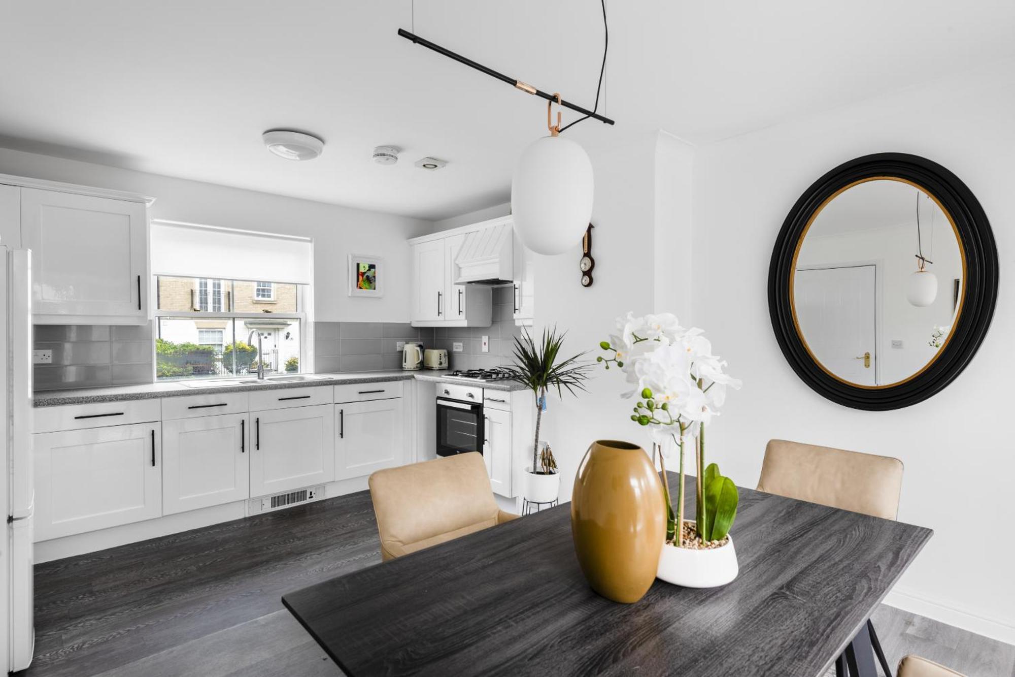 Luxurious 3 Bed House With Free Parking, Close To The Train Station & Town Braintree Eksteriør bilde
